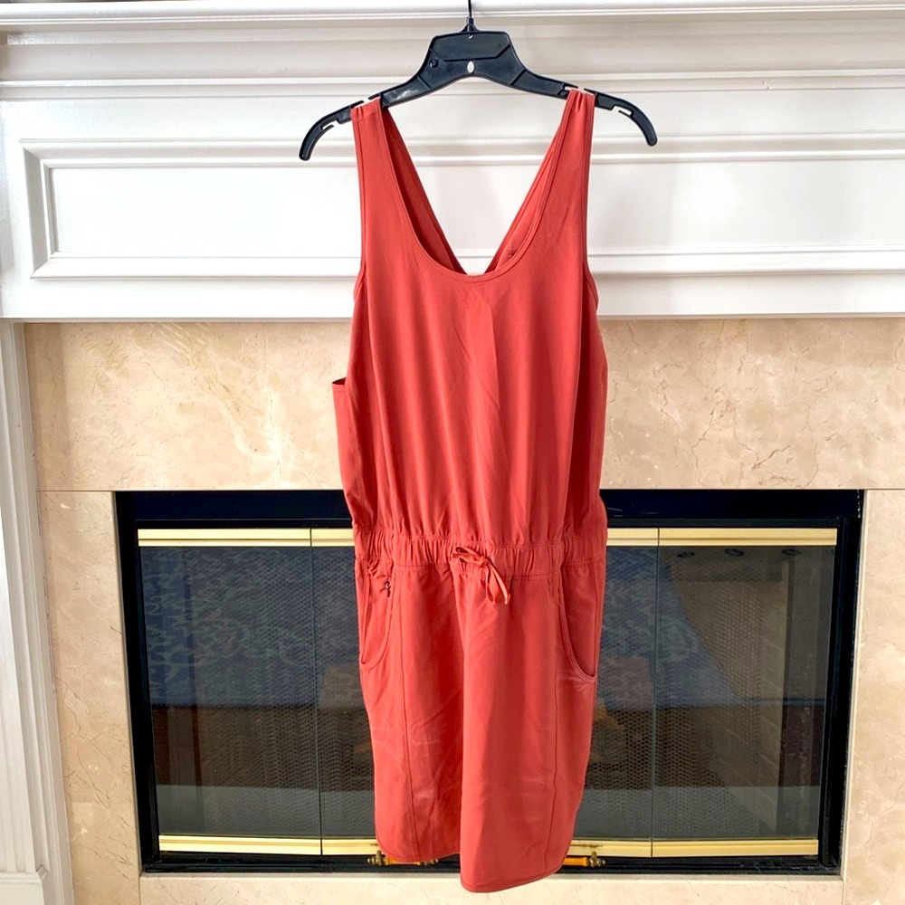 Excellent condition Patagonia Fleetwith dress rust/rose color size Small